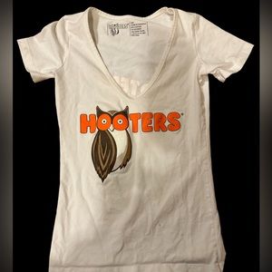 Hooters shirt